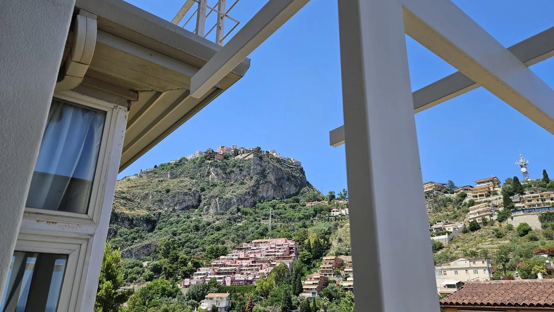 Taormina Artist House Apartment 0*,  Italy
